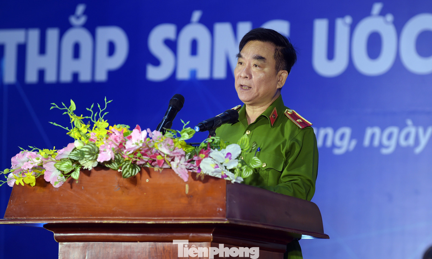 Thiếu tướng Nguyễn Việt Hùng phát biểu tại chương trình. Ảnh: Xuân Tùng Thiếu tướng Nguyễn Việt Hùng phát biểu tại chương trình. Ảnh: Xuân Tùng