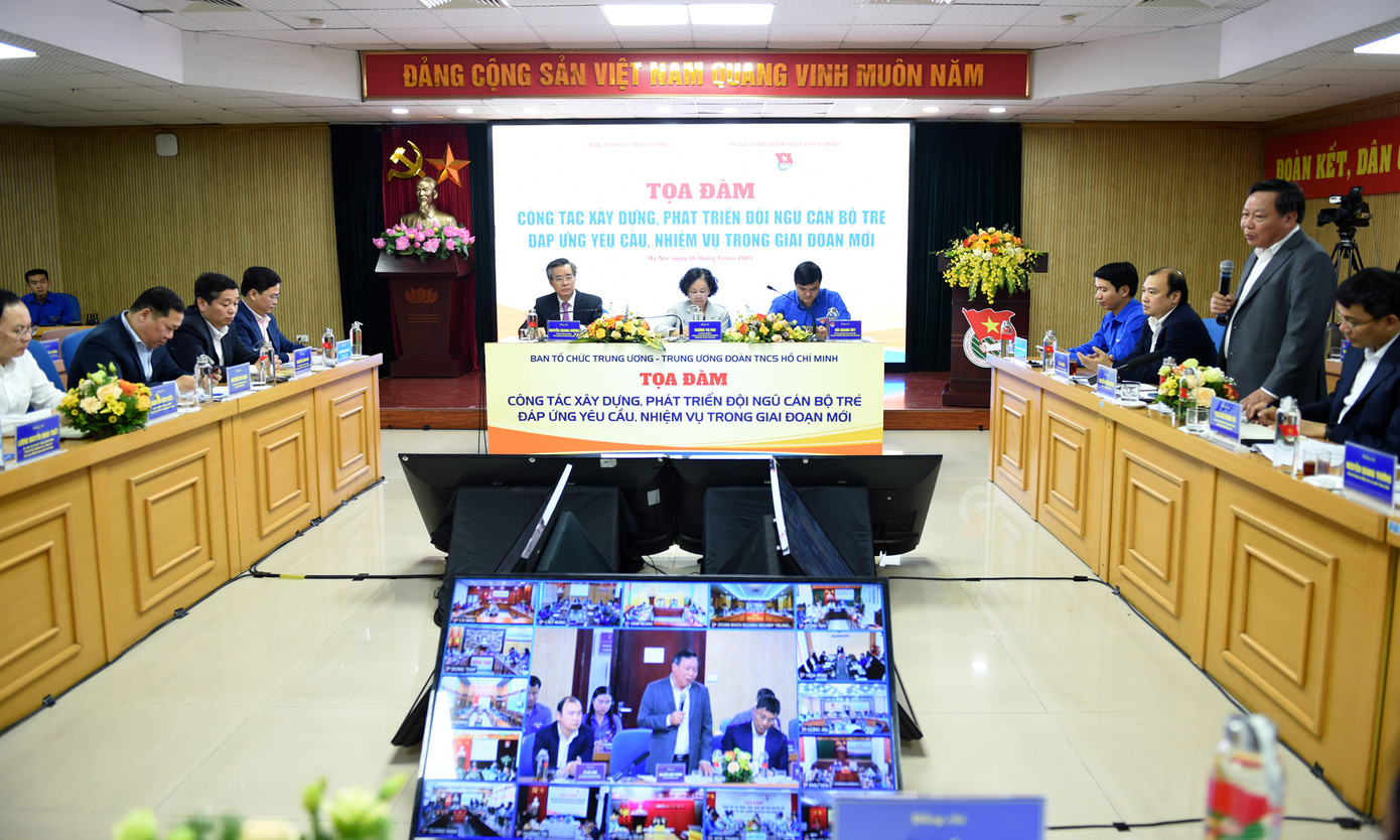 Đại diện lãnh đạo một số tỉnh, thành ủy, đảng ủy trực thuộc T.Ư đã thảo luận, kiến nghị tại tọa đàm. Ảnh: Xuân Tùng