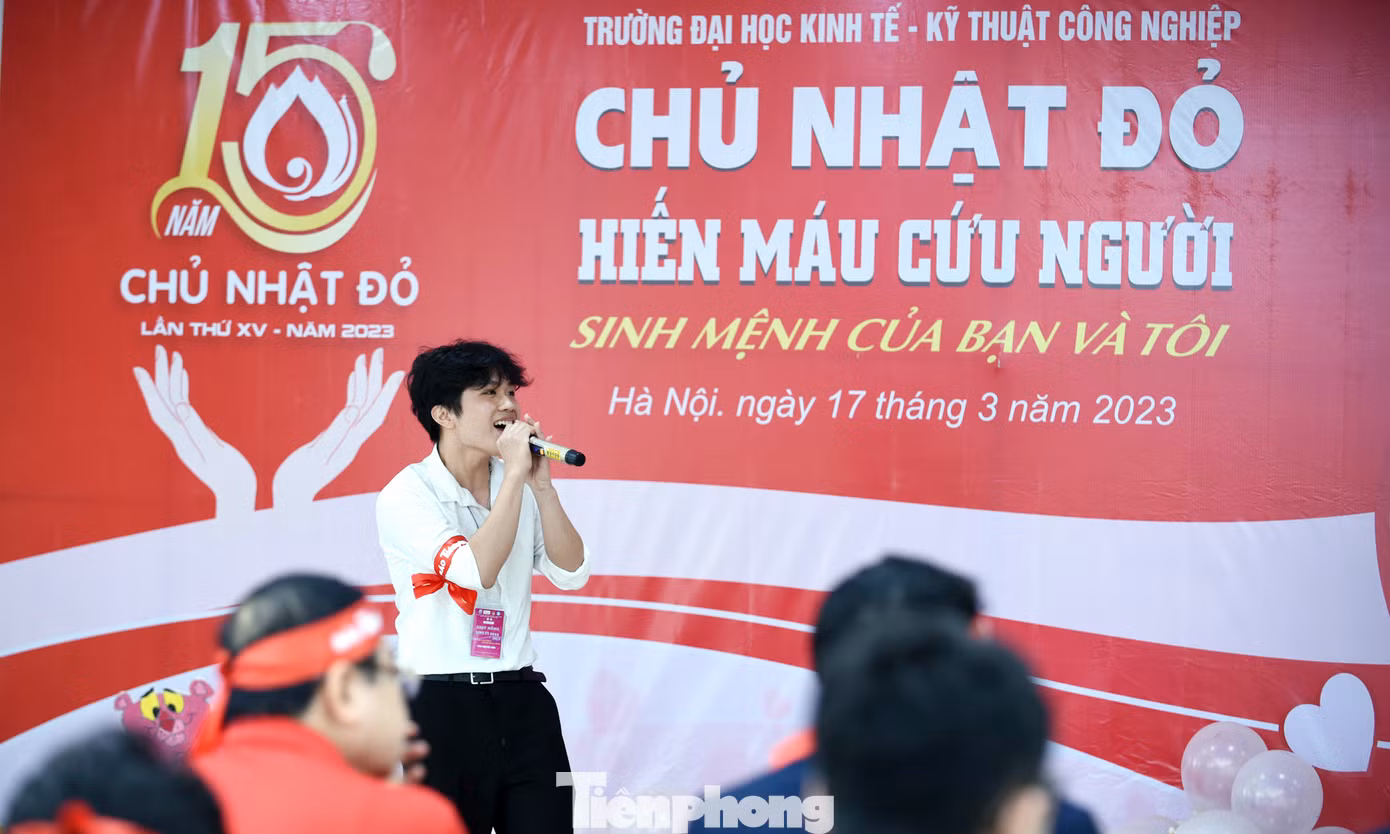 Tiết mục văn nghệ khai màn chương trình. Ảnh: Xuân Tùng Tiết mục văn nghệ khai màn chương trình. Ảnh: Xuân Tùng