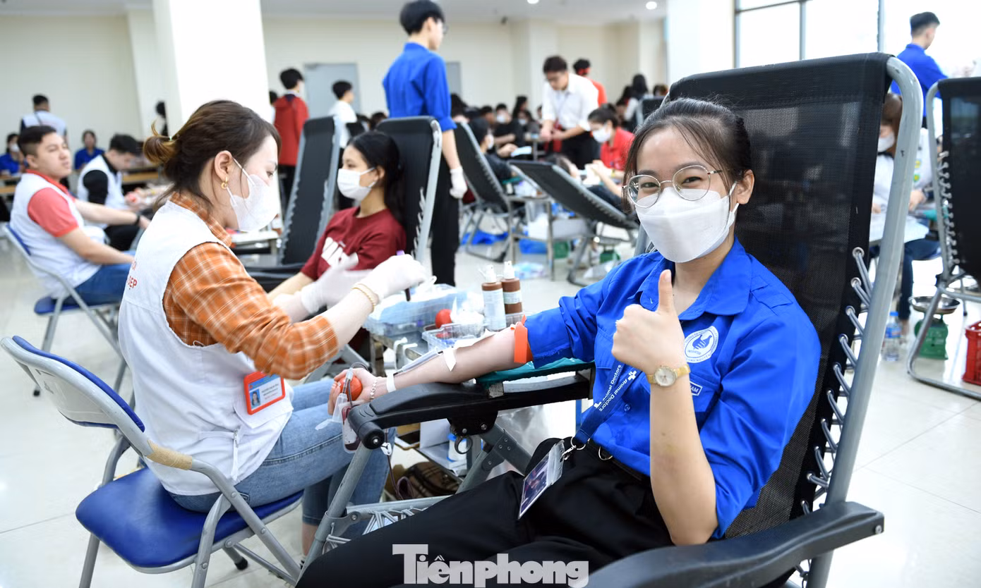Bạn Đỗ Thị Phương hiến máu tại chương trình. Ảnh: Xuân Tùng Bạn Đỗ Thị Phương hiến máu tại chương trình. Ảnh: Xuân Tùng