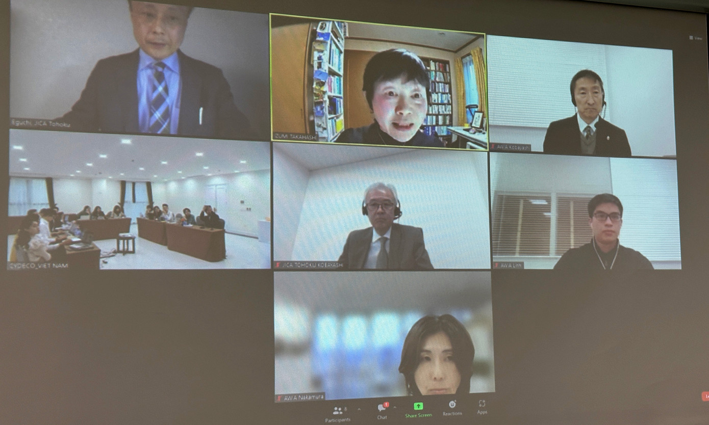 Các giảng viên, chuyên gia tại Nhật Bản chia sẻ trong khoá học. Ảnh: Xuân Tùng