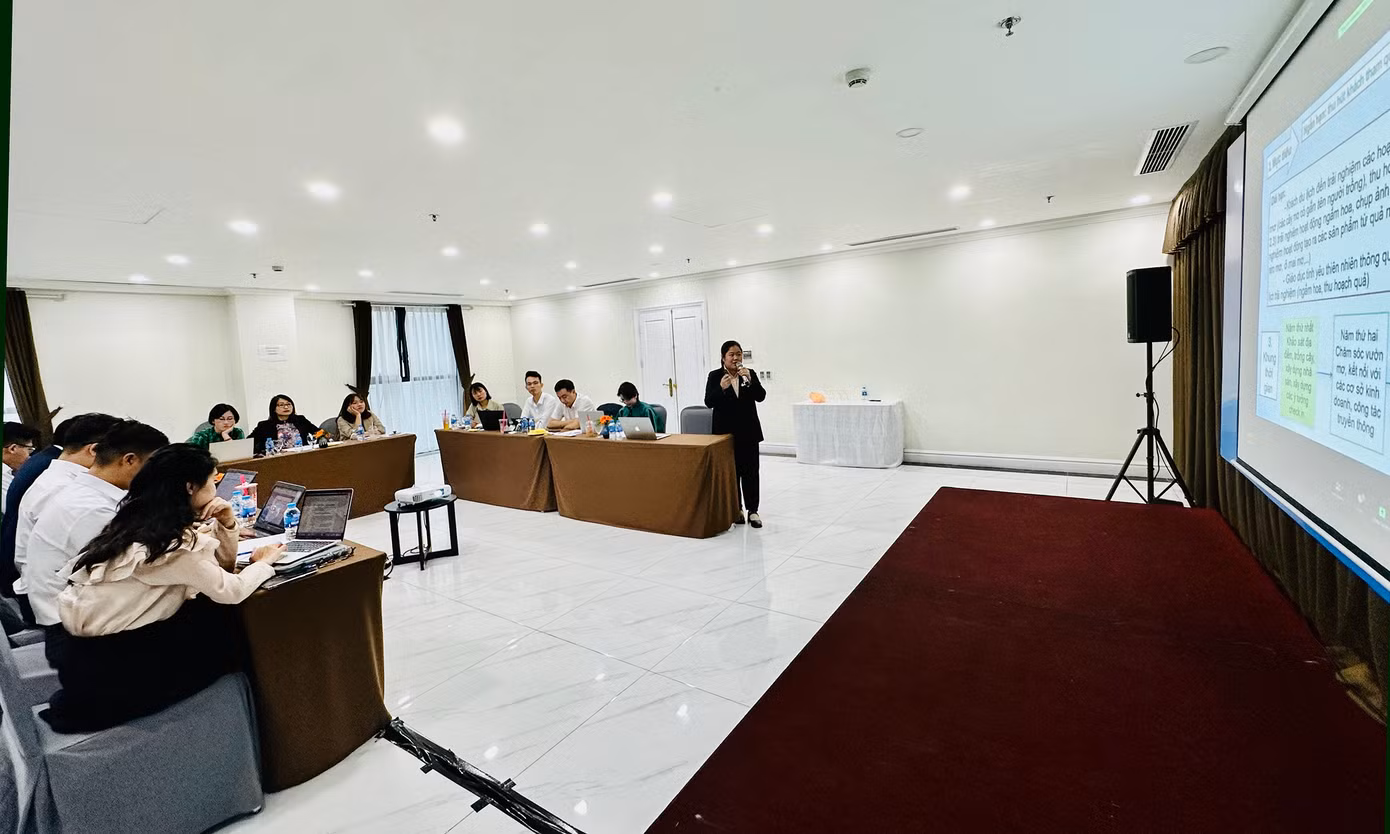 Khóa học được tổ chức theo hình thức trực tuyến và trực tiếp tại Việt Nam. Ảnh: Xuân Tùng