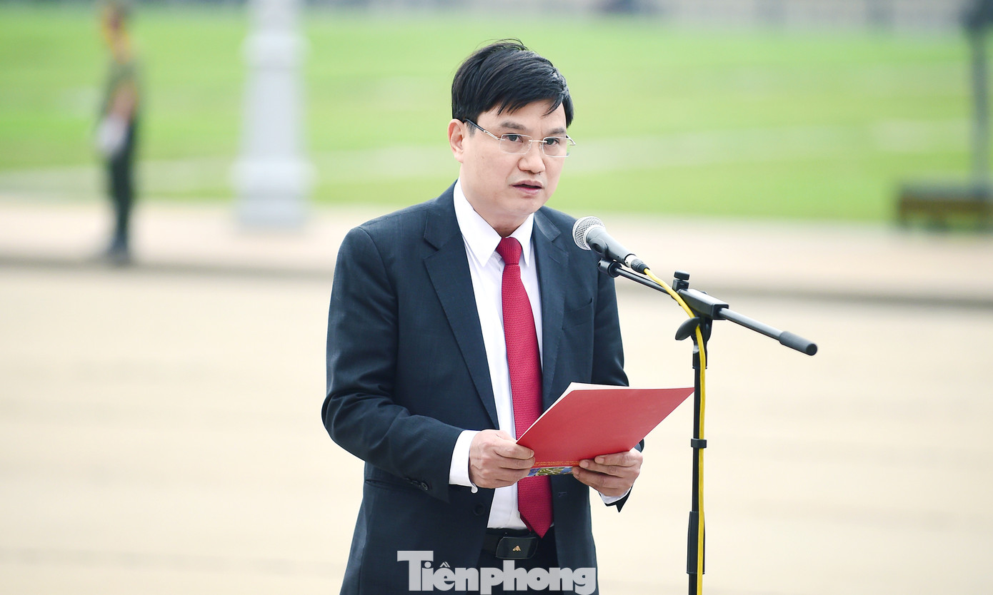 Phát biểu tại buổi lễ, ông Đào Văn Tiến, Phó Bí thư thường trực Đảng ủy Bộ Giao thông vận tải ghi nhận, đánh giá cao hoạt động của Đoàn Thanh niên Bộ Giao thông vận tải về vinh danh đảng viên trẻ tiêu biểu và tổ chức lễ kết nạp đảng viên mới tập trung tại Lăng Chủ tịch Hồ Chí Minh và các hoạt động khác hết sức ý nghĩa. Ông Tiến đề nghị các đảng viên trẻ tiêu biểu, đảng viên mới được kết nạp cần phát huy hơn nữa sức trẻ, khả năng, bản lĩnh chính trị của mình, đóng góp vào sự phát triển của ngành giao thông vận tải và của đất nước.