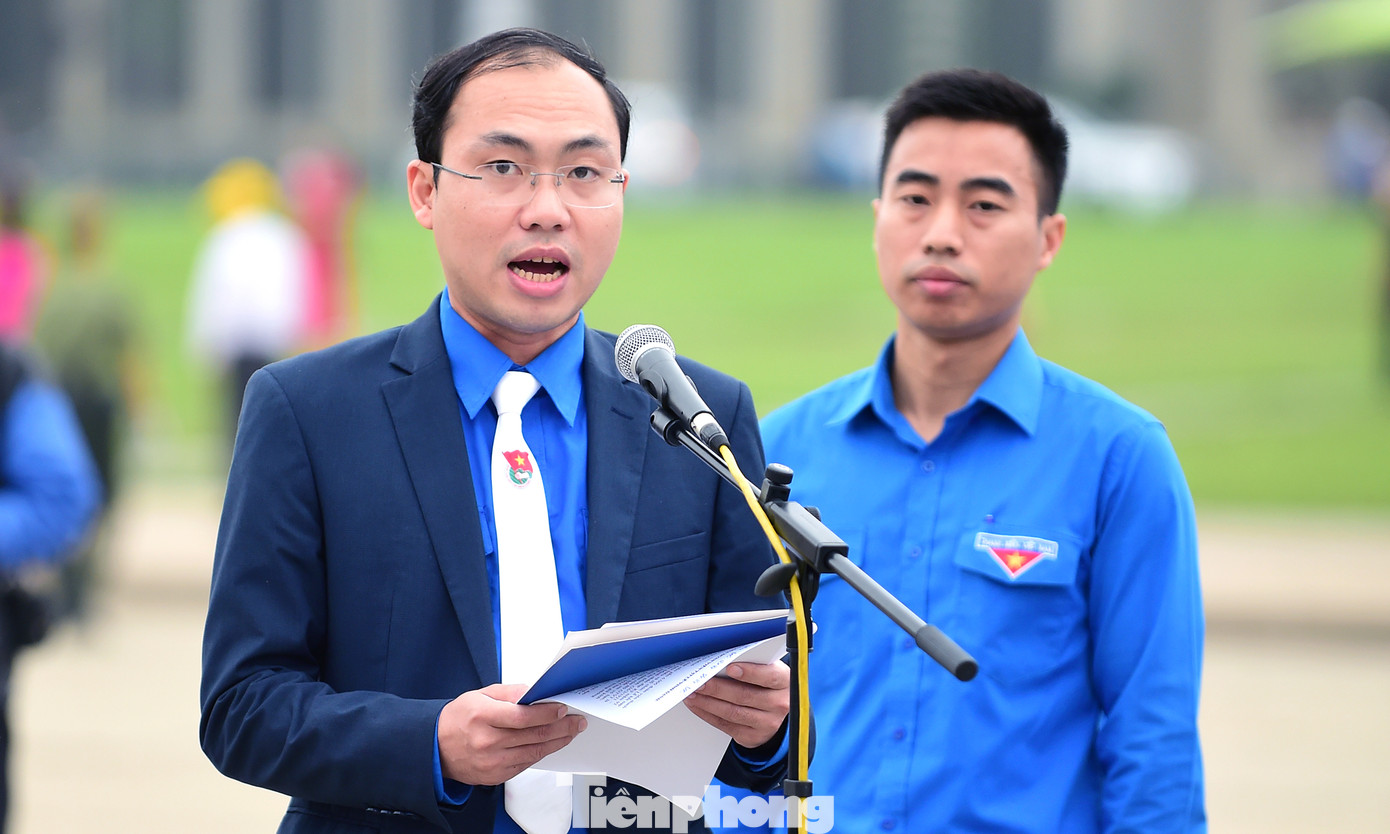 Đại diện tuổi trẻ Bộ Giao thông vận tải bao công dâng Bác, anh Nguyễn Giao Linh, Bí thư Đoàn Thanh niên Bộ Giao thông vận tải cho biết, Đoàn Thanh niên Bộ Giao thông vận tải đã tổ chức hiệu quả 4 phong trào: Thanh niên tình nguyện, Tuổi trẻ sáng tạo, Tuổi trẻ xung kích bảo vệ tổ quốc và Xung kích hoàn thành xuất sắc nhiệm vụ chuyên môn; 2 chương trình Đồng hành với thanh niên trong học tập, nghiên cứu khoa học và Đồng hành với thanh niên phát triển kỹ năng thực hành xã hội, nâng cao thể chất, đời sống văn hóa tinh thần.