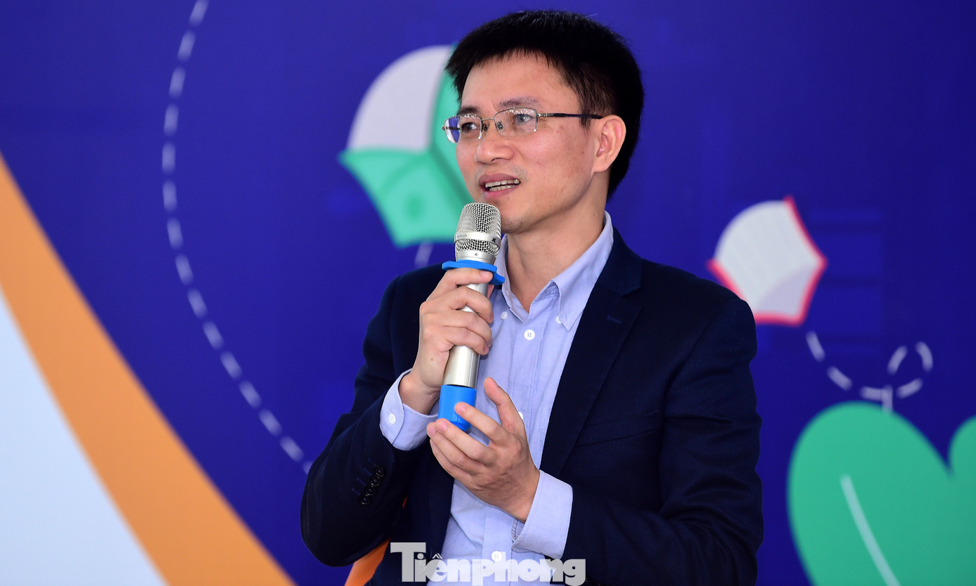 Anh Nguyễn Tuấn Anh chia sẻ tại chương trình. Ảnh: Xuân Tùng