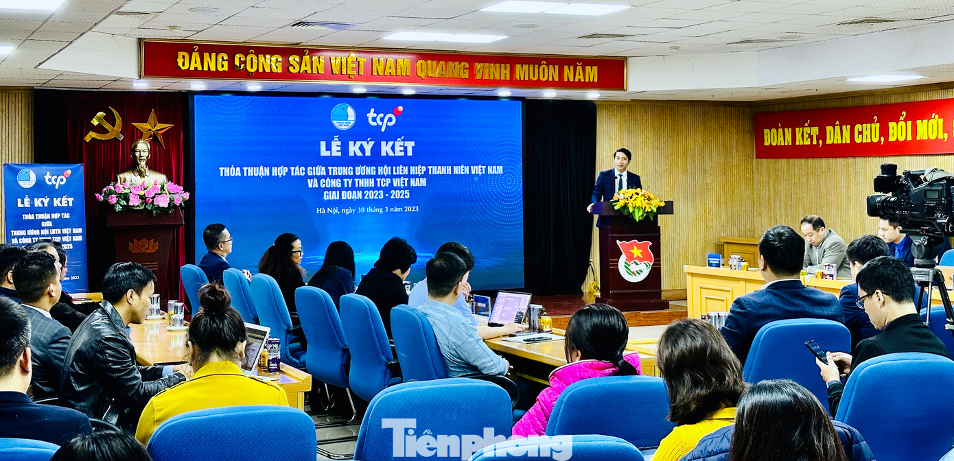 Toàn cảnh chương trình ký kết. Ảnh: Xuân Tùng