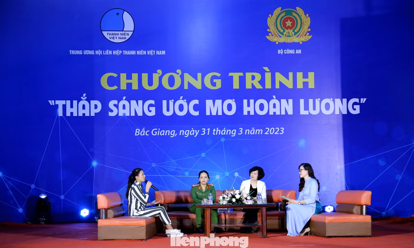 Diễn đàn đối thoại với mục tiêu liên kết nguồn lực xã hội để xây dựng nội dung đào tạo, hướng nghiệp