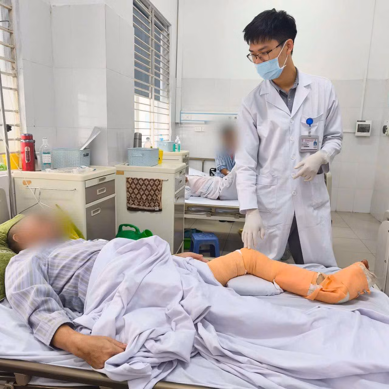 Bệnh nhân T đang hồi phục khá tốt sau ca mổ. Ảnh: Bệnh viện cung cấp Bệnh nhân T đang hồi phục khá tốt sau ca mổ. Ảnh: Bệnh viện cung cấp