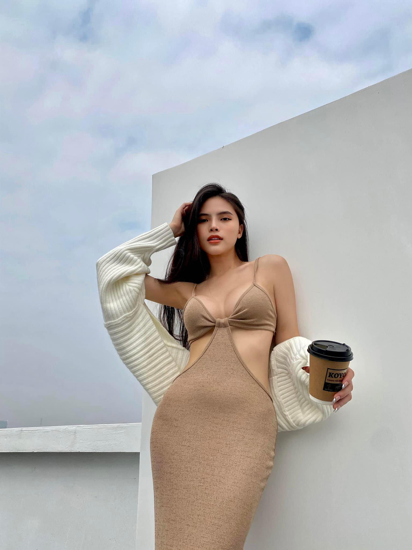 Tuy nhiên, người đẹp thấy bản thân có những nét riêng về phong cách, cá tính và mong khán giả ghi nhận những cố gắng của cô tại cuộc thi sắp tới.