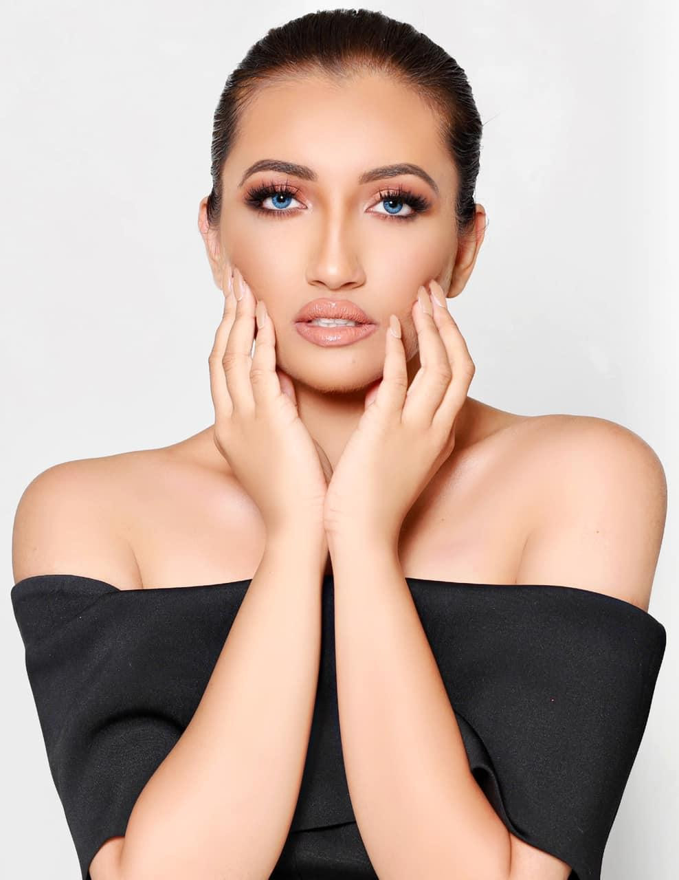 Shree Saini là người Mỹ gốc Ấn, sinh ra tại Ấn Độ và chuyển đến Mỹ khi cô 5 tuổi. Vì hoàn cảnh gia đình nghèo khó nên Shree Saini luôn quyết tâm phải học thật giỏi để có cuộc sống tốt đẹp hơn cũng như có điều kiện giúp đỡ người khác. Shree Saini là người Mỹ gốc Ấn, sinh ra tại Ấn Độ và chuyển đến Mỹ khi cô 5 tuổi. Vì hoàn cảnh gia đình nghèo khó nên Shree Saini luôn quyết tâm phải học thật giỏi để có cuộc sống tốt đẹp hơn cũng như có điều kiện giúp đỡ người khác.