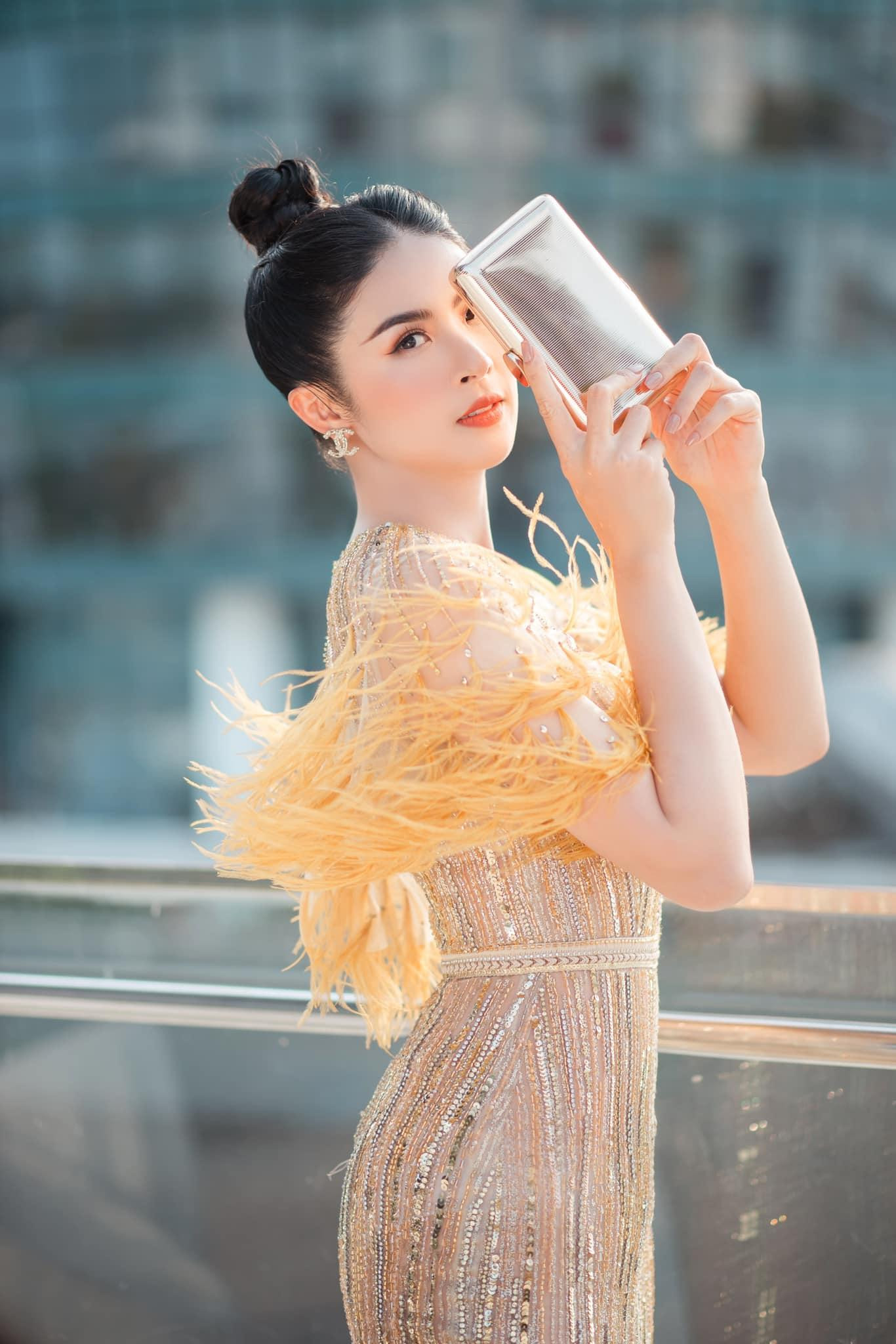 Tại cuộc thi Hoa hậu Việt Nam 2010, Ngọc Hân có chiều cao 1m73, số đo 3 vòng là 83-64-93.