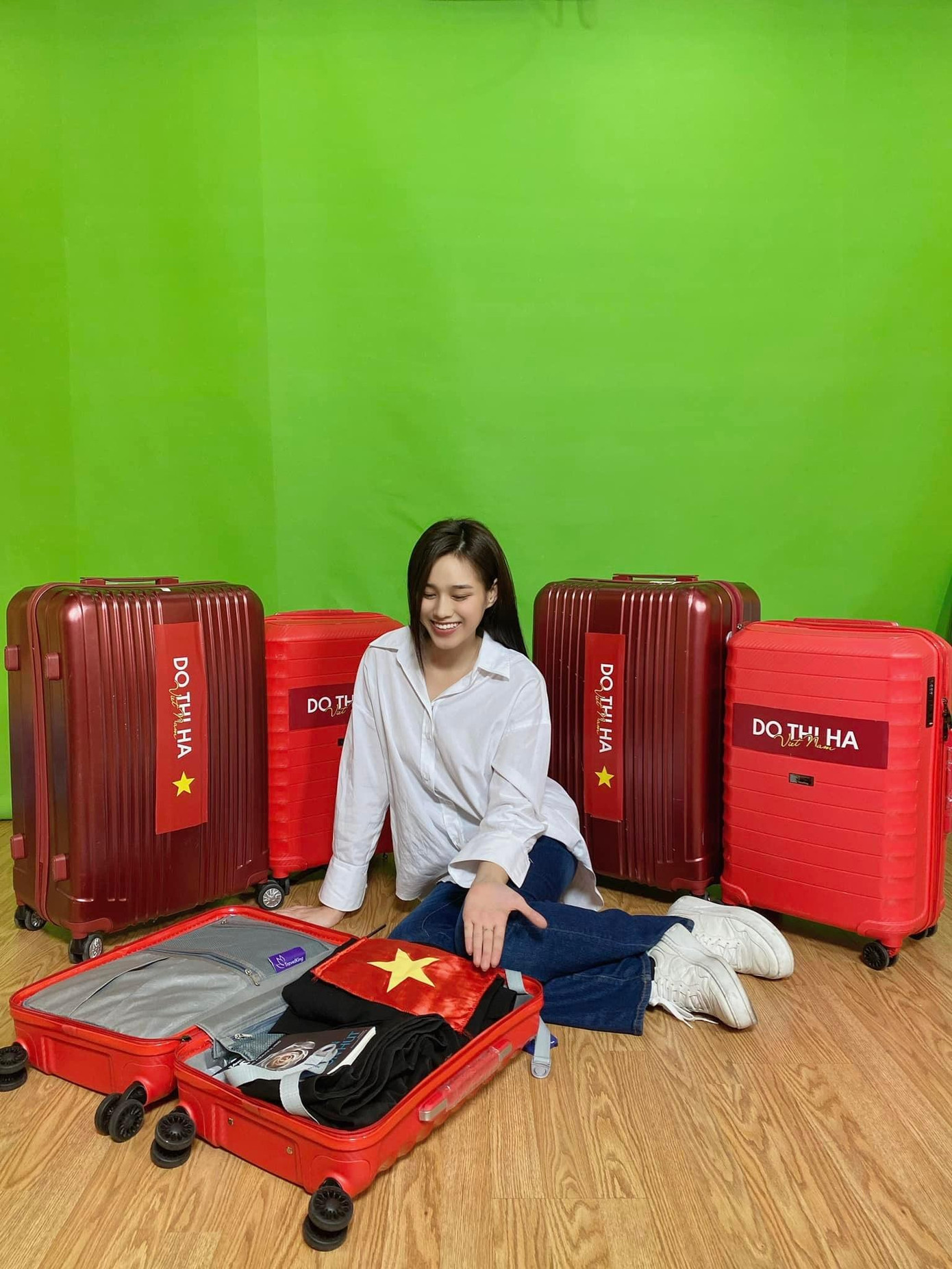 Sau vòng phỏng vấn kín, Đỗ Thị Hà và các thí sinh trong Top 40 sẽ cùng tập luyện trong 2 ngày 14 và 15/3 trước khi cùng bước vào đêm Chung kết Hoa Hậu Thế Giới 2021 vào ngày 16/3.