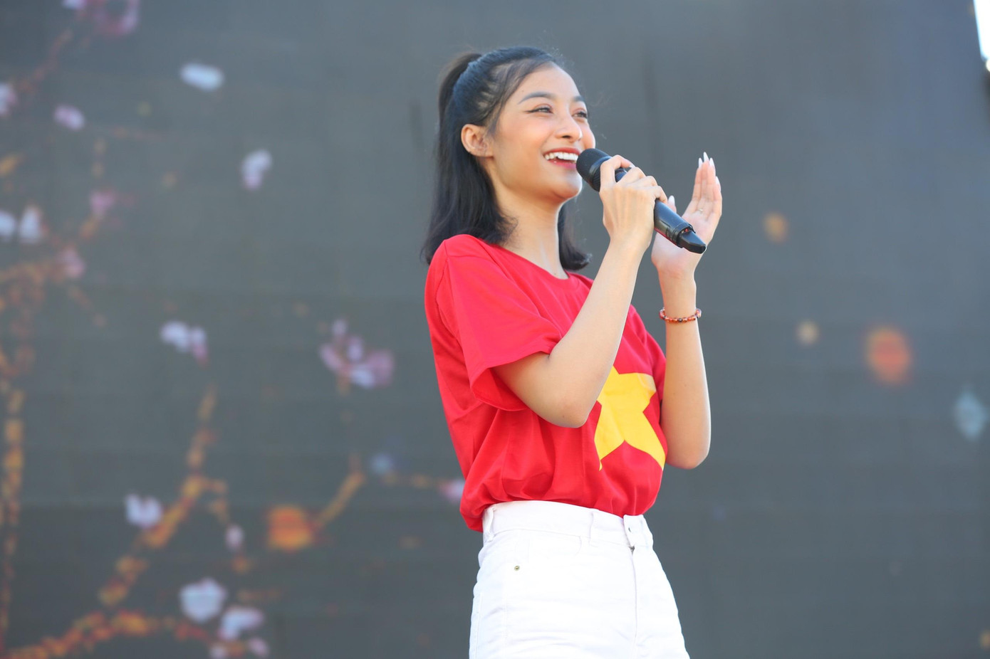 Nàng hậu vô cùng hào hứng khi được đồng hành cùng Giải Vô địch Quốc gia marathon và cự ly dài báo Tiền Phong (Tiền Phong Marathon) lần thứ 63 này. “Mỗi năm Giải Vô địch Quốc gia marathon và cự ly dài báo Tiền Phong (Tiền Phong Marathon) lại đưa các VĐV đến với một địa danh thật đẹp và ý nghĩa. Kiều Loan nghĩ đây không đơn thuần là một giải chạy như bình thường mà còn giúp nâng lên tình yêu nước, tự tôn dân tộc trong mỗi người”- Á hậu Kiều Loan nói.