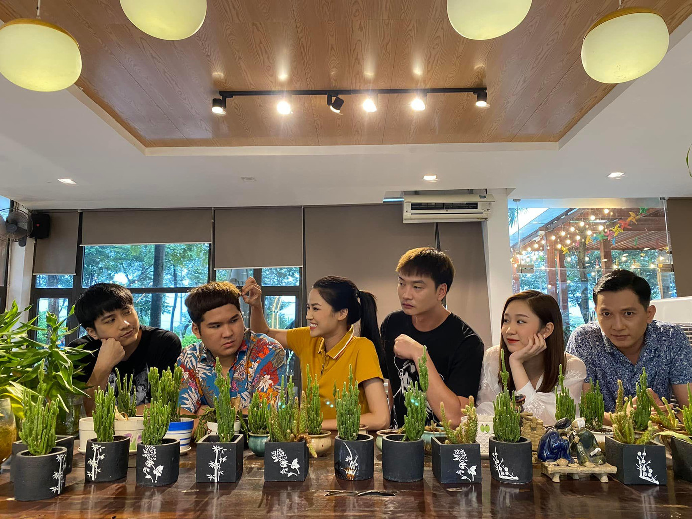 Dàn diễn viên trẻ đầy nội lực trong phim "Lối về miền hoa": Mạnh Quân, Đức Anh, Anh Đào, Trọng Lân, Hàn Trang và Huy Bách.