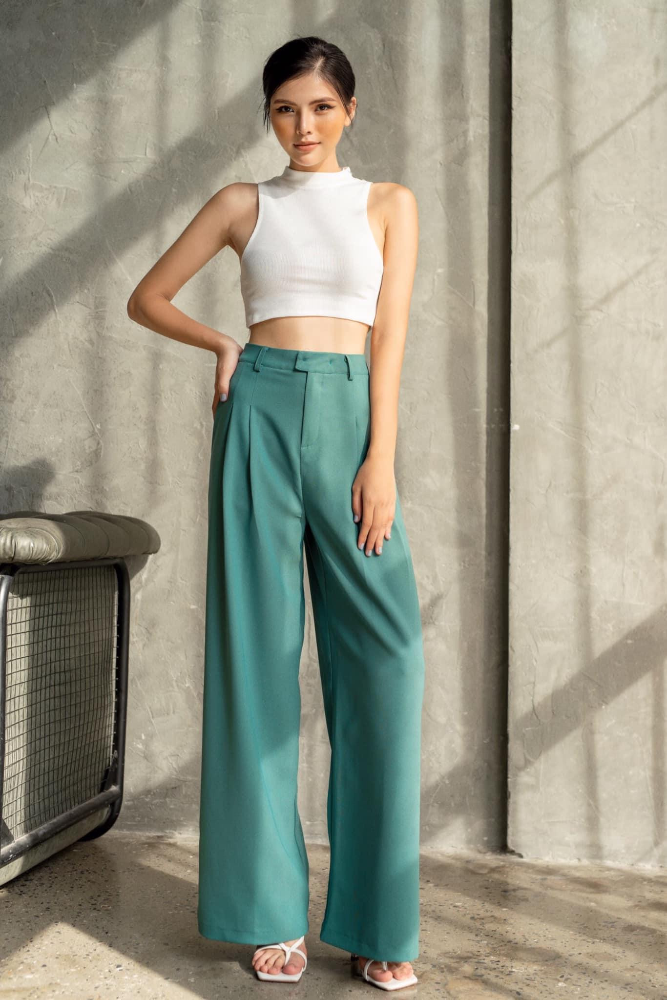 Thu Hằng từng vinh dự được bằng khen “Có thành tích xuất sắc trong công tác Đoàn và phong trào TTN quận Thanh Xuân năm 2020” của Quận Đoàn Thanh Xuân.