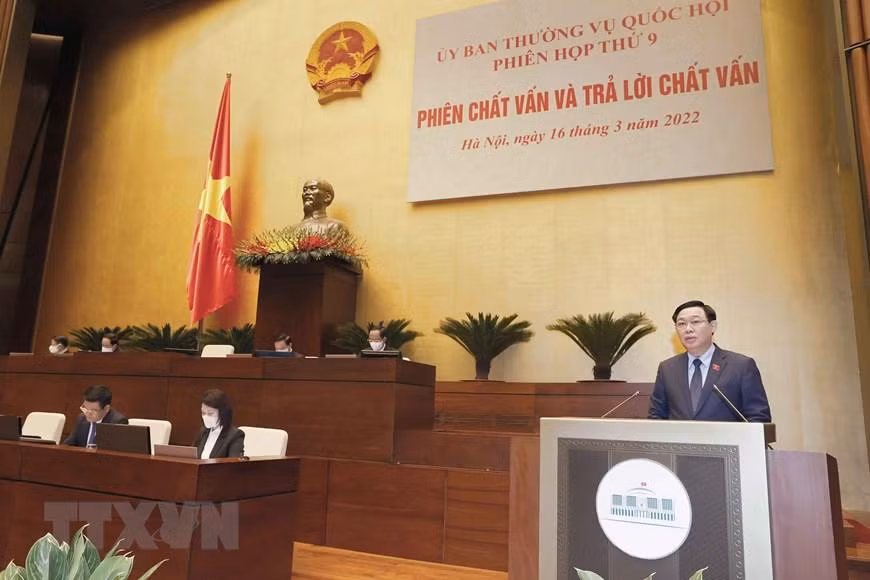Hình ảnh Chủ tịch Quốc hội Vương Đình Huệ phát biểu tại phiên chất vấn và trả lời chất vấn các thành viên Chính phủ. (Ảnh: Doãn Tấn/TTXVN)