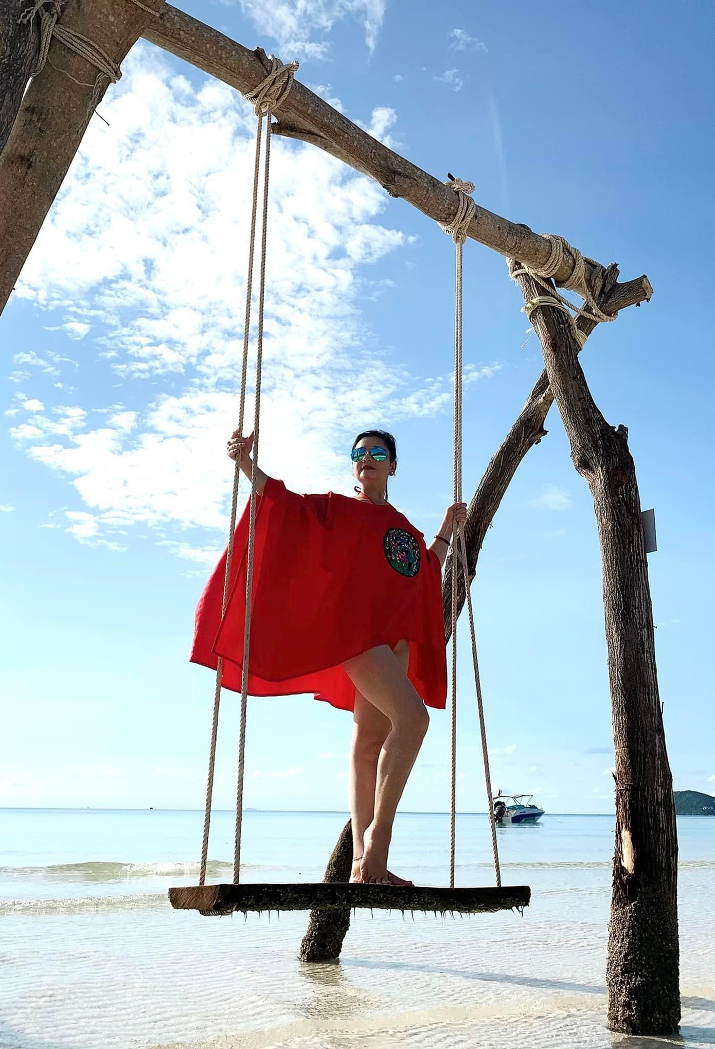 NSND Thu Quế thường khuyên phụ nữ nên dành thời gian để tập luyện cho tiêu mỡ nội tạng cũng như giữ gìn sức khỏe.