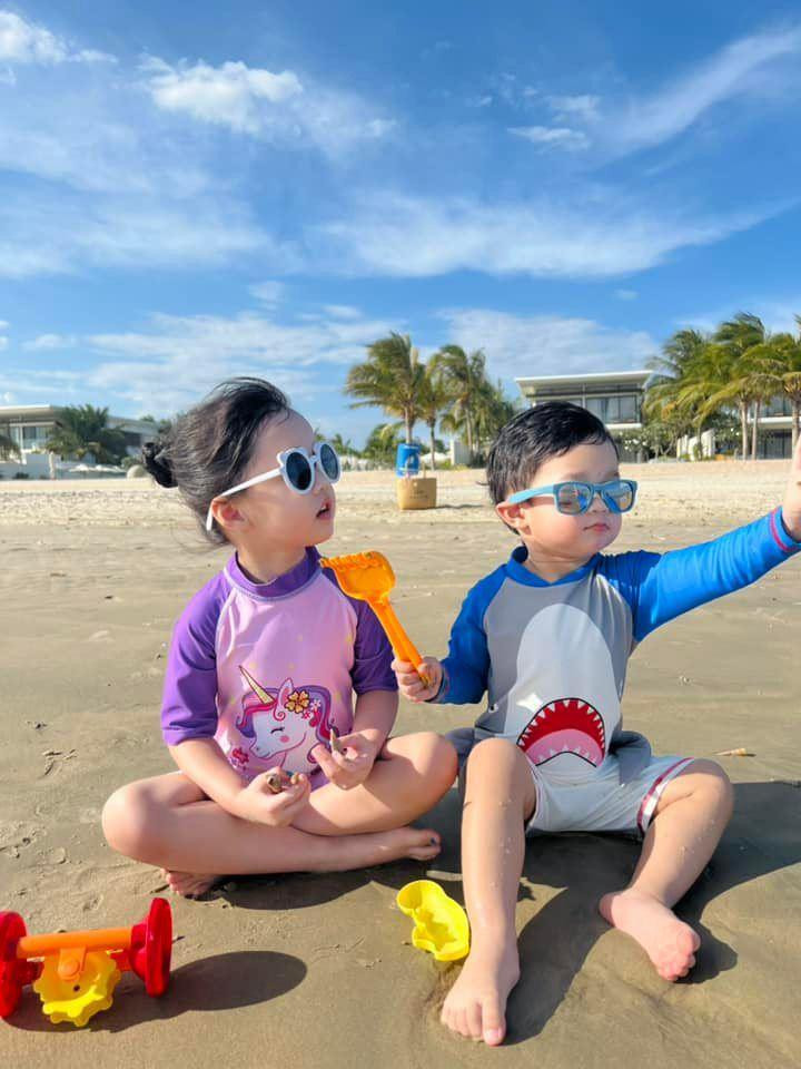 Không giống những người đẹp khác, Đặng Thu Thảo chọn lối sống kín tiếng và không lấn sân showbiz ồn ào. Đến năm 2017, Đặng Thu Thảo bất ngờ lên xe hoa với doanh nhân Trung Tín sau 3 năm hẹn hò. Hiện, cặp đôi đã có 2 con một trai và một gái.