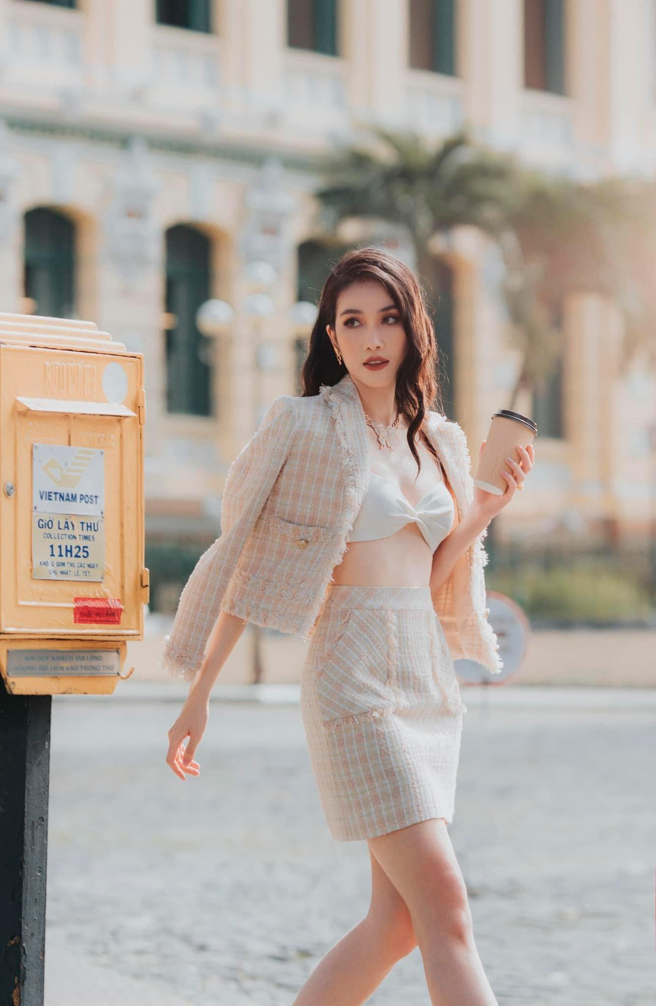 Các fans cũng nóng lòng chờ đợi hình ảnh của cô nàng tại tuần lễ thời trang danh giá thế giới tại Pháp.