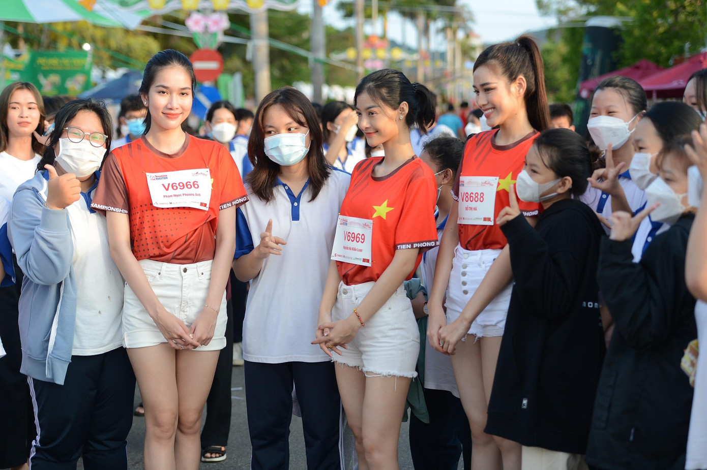 Chính vì yêu thích bộ môn này mà Hoa hậu Đỗ Thị Hà hào hứng tham gia đường chạy của Tiền Phong Marathon 2022 với Á hậu Phương Anh, Ngọc Thảo, Kiều Loan và các người đẹp của cuộc thi Hoa hậu Việt Nam.