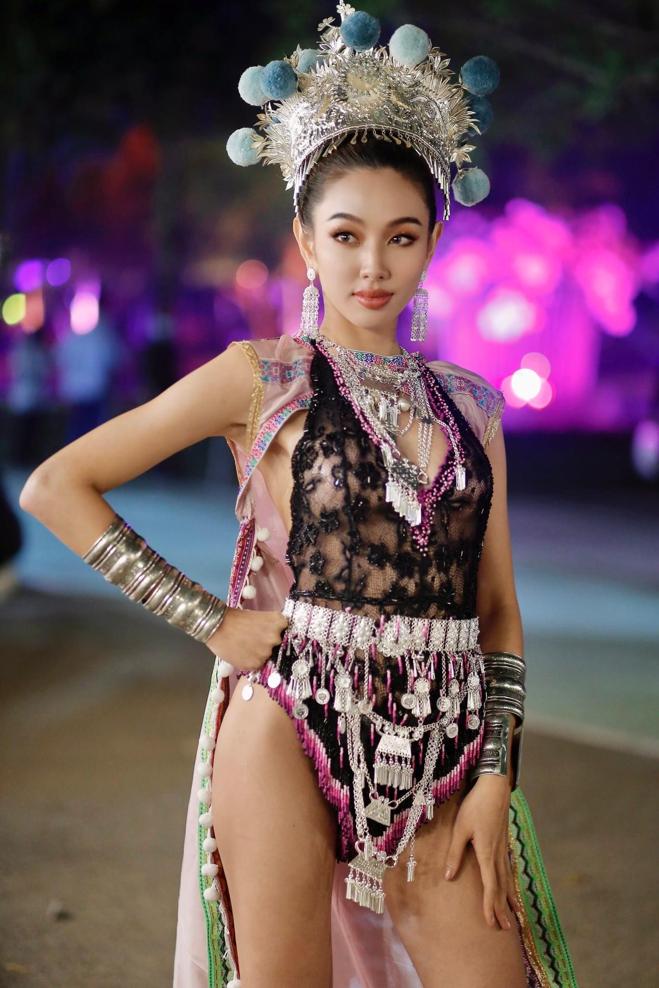 Từ sau khi đăng quang Miss Grand International 2021, Thuỳ Tiên liên tục biến hoá và luôn xuất hiện một cách chỉn chu trước công chúng.