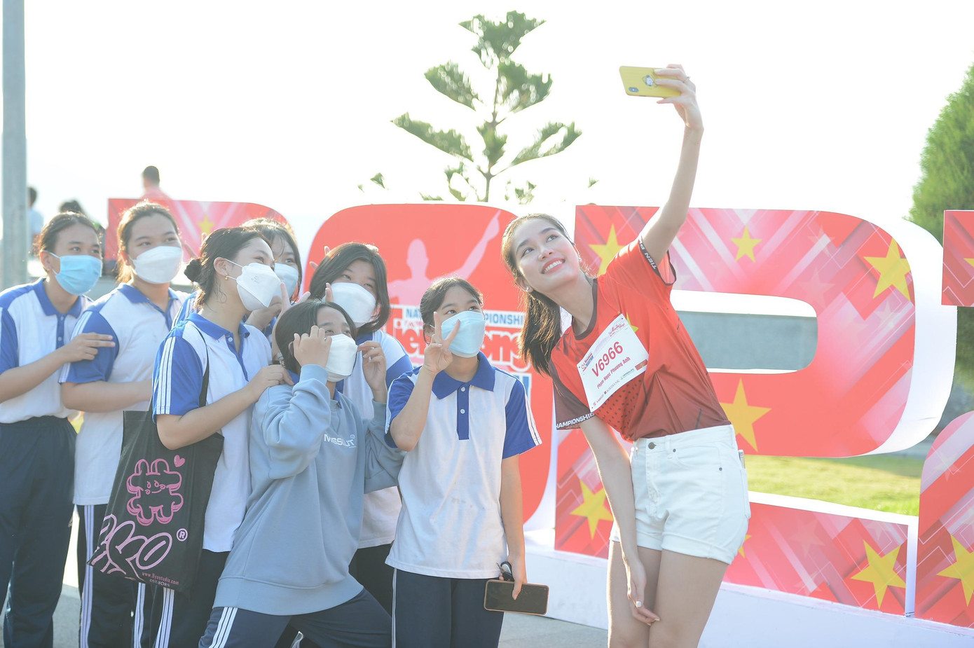 Cùng là những người đẹp tham gia giải chạy, Á hậu Phương Anh tâm sự: “Chạy bộ là môn thể thao được rất nhiều người luyện tập vì những lợi ích tốt mà nó mang lại. Không chỉ giúp cho chúng ta có được một sức khỏe bền bỉ, một vóc dáng cân đối mà còn đẩy lùi một số chứng bệnh, có được tinh thần thoải mái và năng lượng tràn đầy trước khi bắt đầu một ngày mới”.