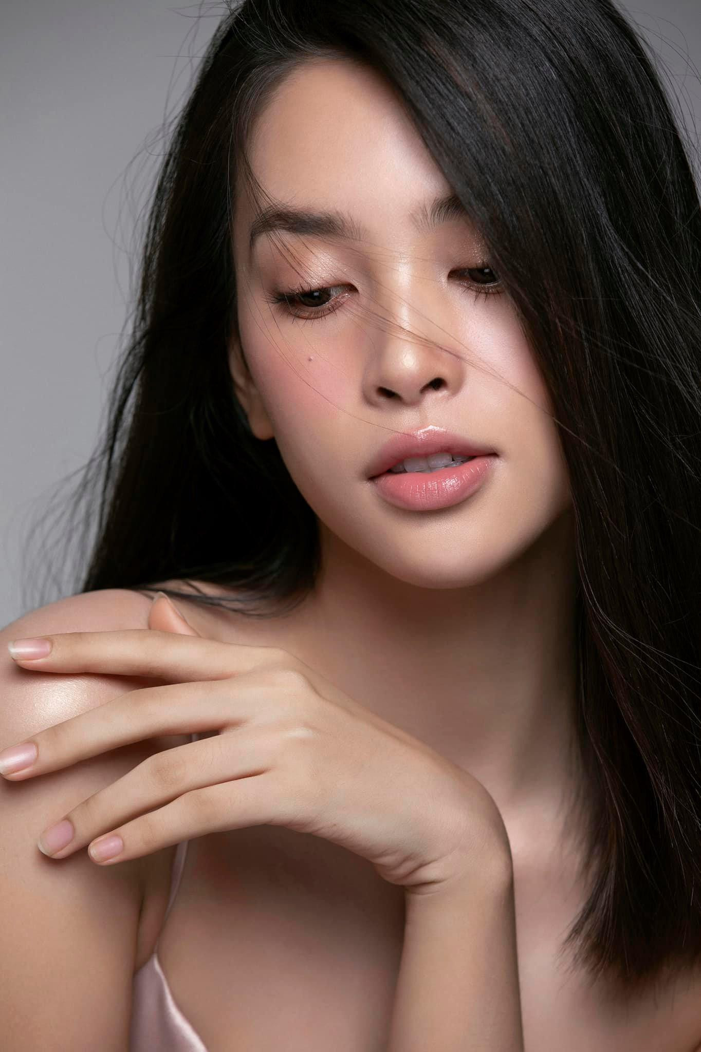 Tiểu Vy nhấn mạnh, nếu được nhận sứ mệnh chinh chiến đấu trường nhan sắc quốc tế một lần nữa thì cô cũng sẽ sẵn sàng tham gia. Nhưng mỗi năm lại có thêm nhiều cô gái tài sắc xuất hiện, Vy nghĩ cơ hội nên dành cho những người mới được trải nghiệm, được thể hiện mình.