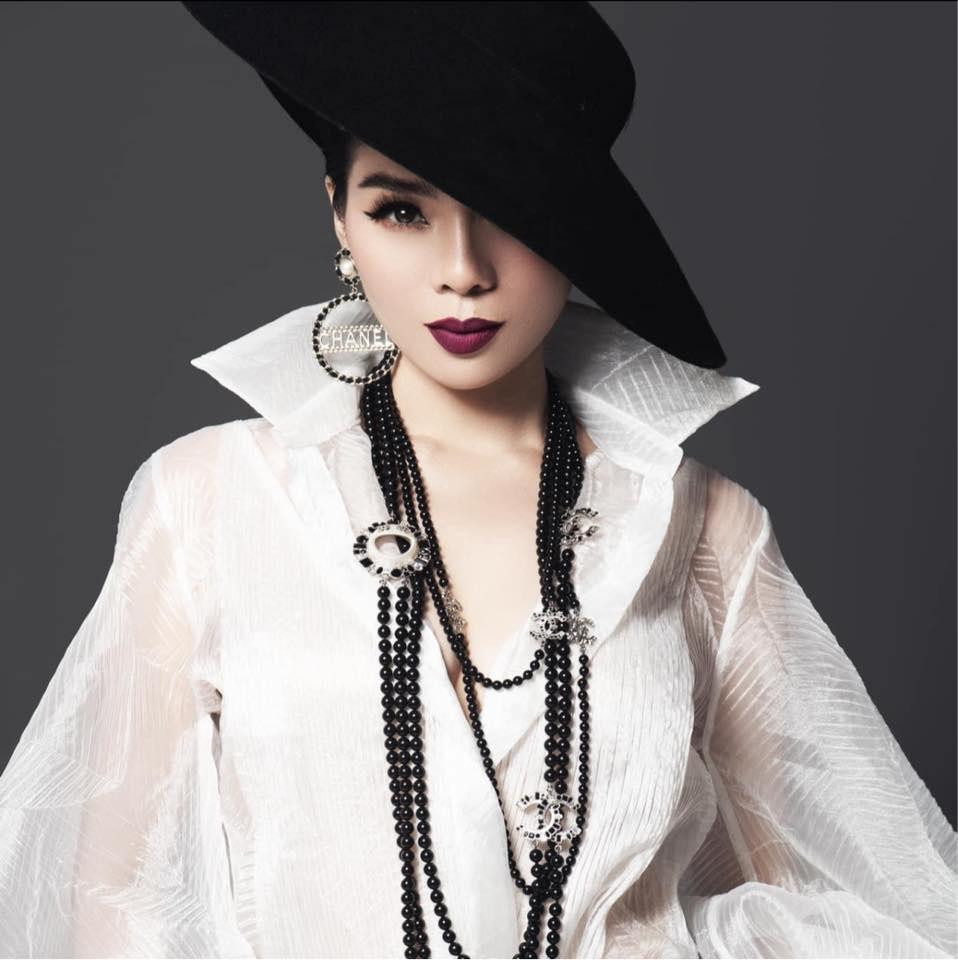 Vẻ đẹp mặn mà, sắc sảo của Lệ Quyên ở tuổi 41.