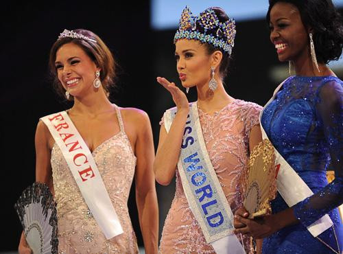 Megan Young đăng quang Hoa hậu Thế giới năm 2013. Cô sở hữu thân hình hoàn hảo với chiều cao 1m73. Mang trong mình hai dòng máu Mỹ - Philippines, Megan có nhan sắc lai quyến rũ.