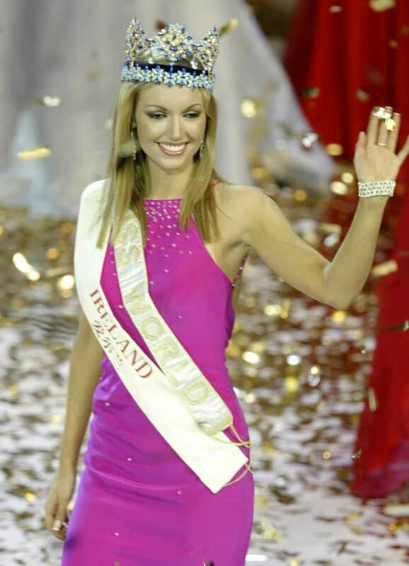 Rosanna Davison - Người đẹp tới từ Ai len đăng quang ngôi vị Hoa hậu Ai len và sau đó vượt qua 106 thí sinh khác để đăng quang ngôi Hoa hậu Thế giới 2003 trong cuộc thi diễn ra tại Trung Quốc.