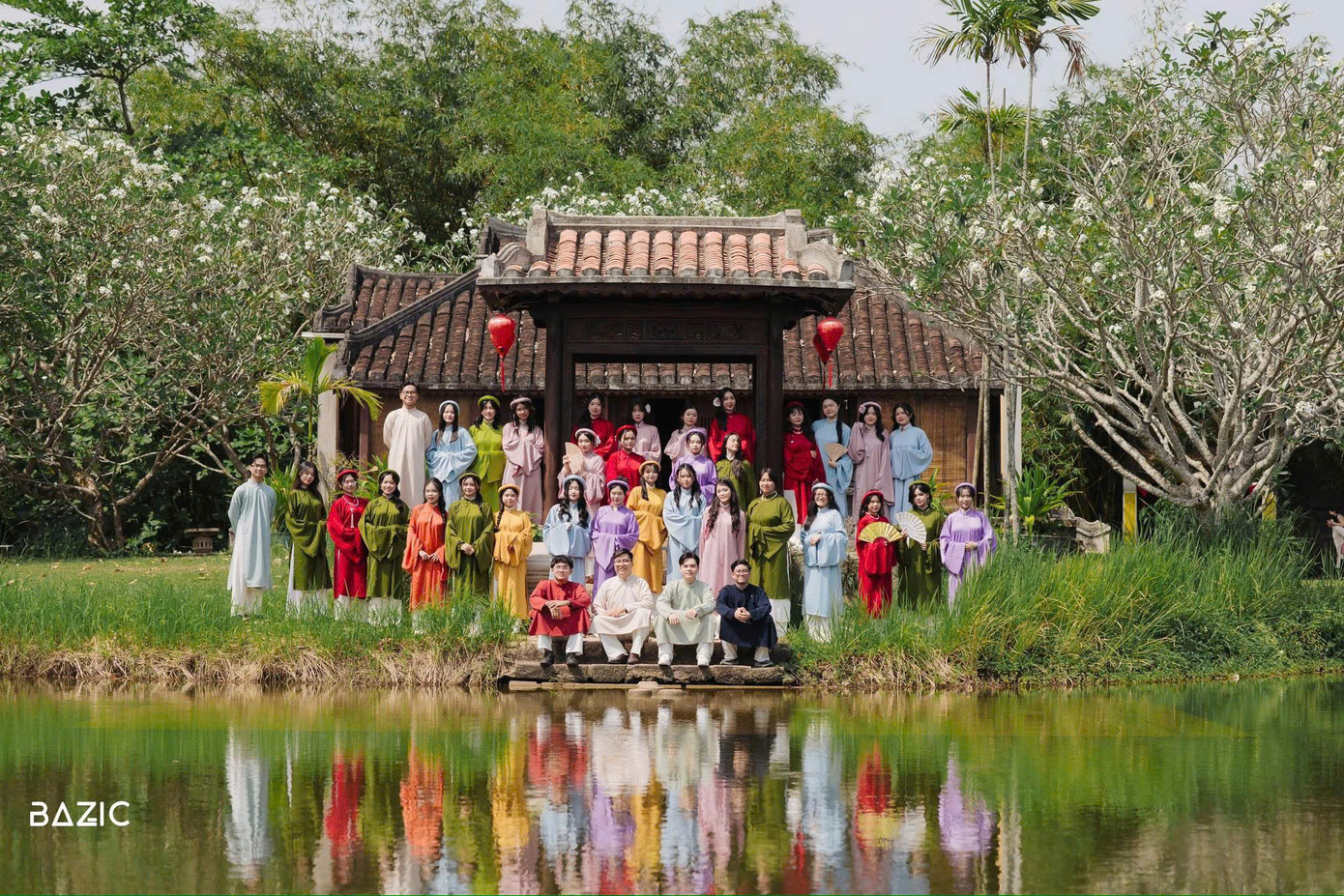 Bộ ảnh kỷ yếu độc đáo của tập thể lớp 12 Văn Trường PTNK, ĐHQG-HCM. Ảnh: NVCC Bộ ảnh kỷ yếu độc đáo của tập thể lớp 12 Văn Trường PTNK, ĐHQG-HCM. Ảnh: NVCC