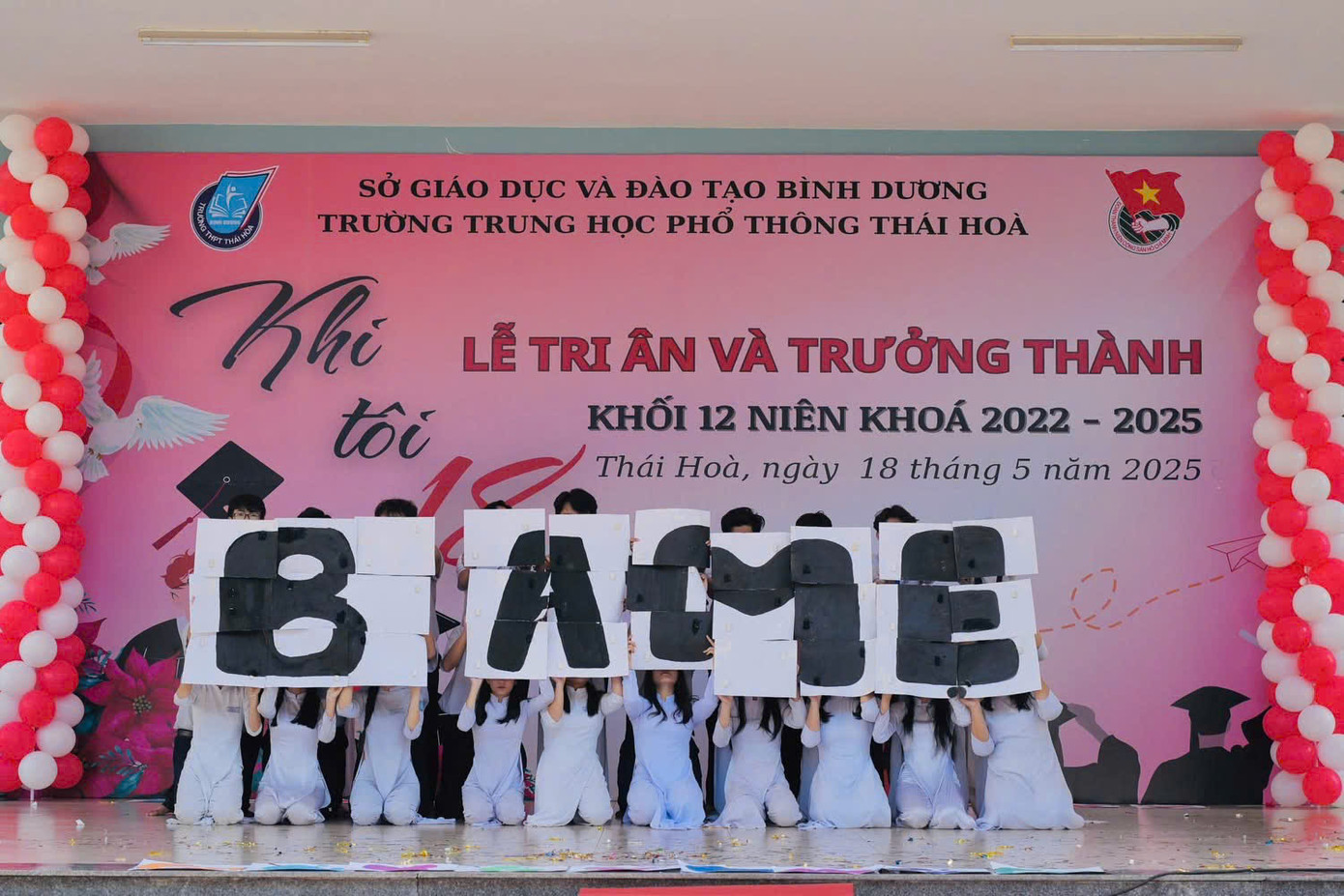 Những tiết mục đầy ý nghĩa của teen trong Lễ Tri ân và Trưởng thành. Ảnh: Đoàn Trường THPT Thái Hòa - Bình Dương