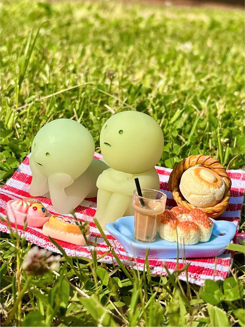 Hình ảnh "chậm mà chill" của Smiski đem lại nguồn năng lượng tích cực. Ảnh: Ngô Trúc