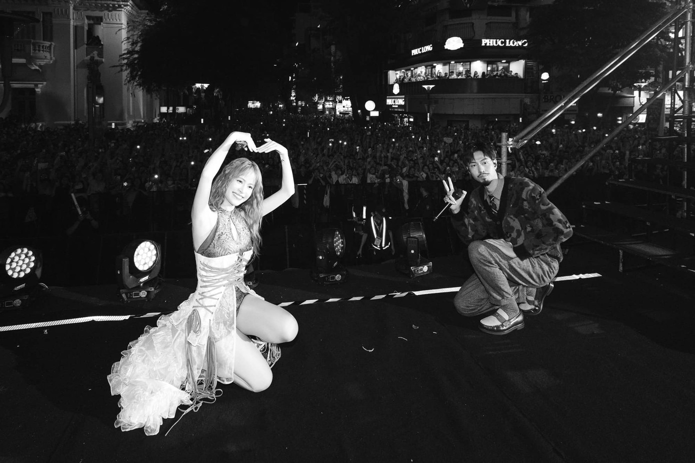 Hoàng Thùy Linh và Đen cùng nhau diễn sự kiện countdown đón năm mới 2025.