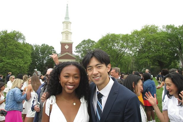 Nate Liang (bên phải) và Saraya Angbazo là Đồng Chủ tịch hội học sinh Phillips Academy - Andover. Ảnh: @nate.liang