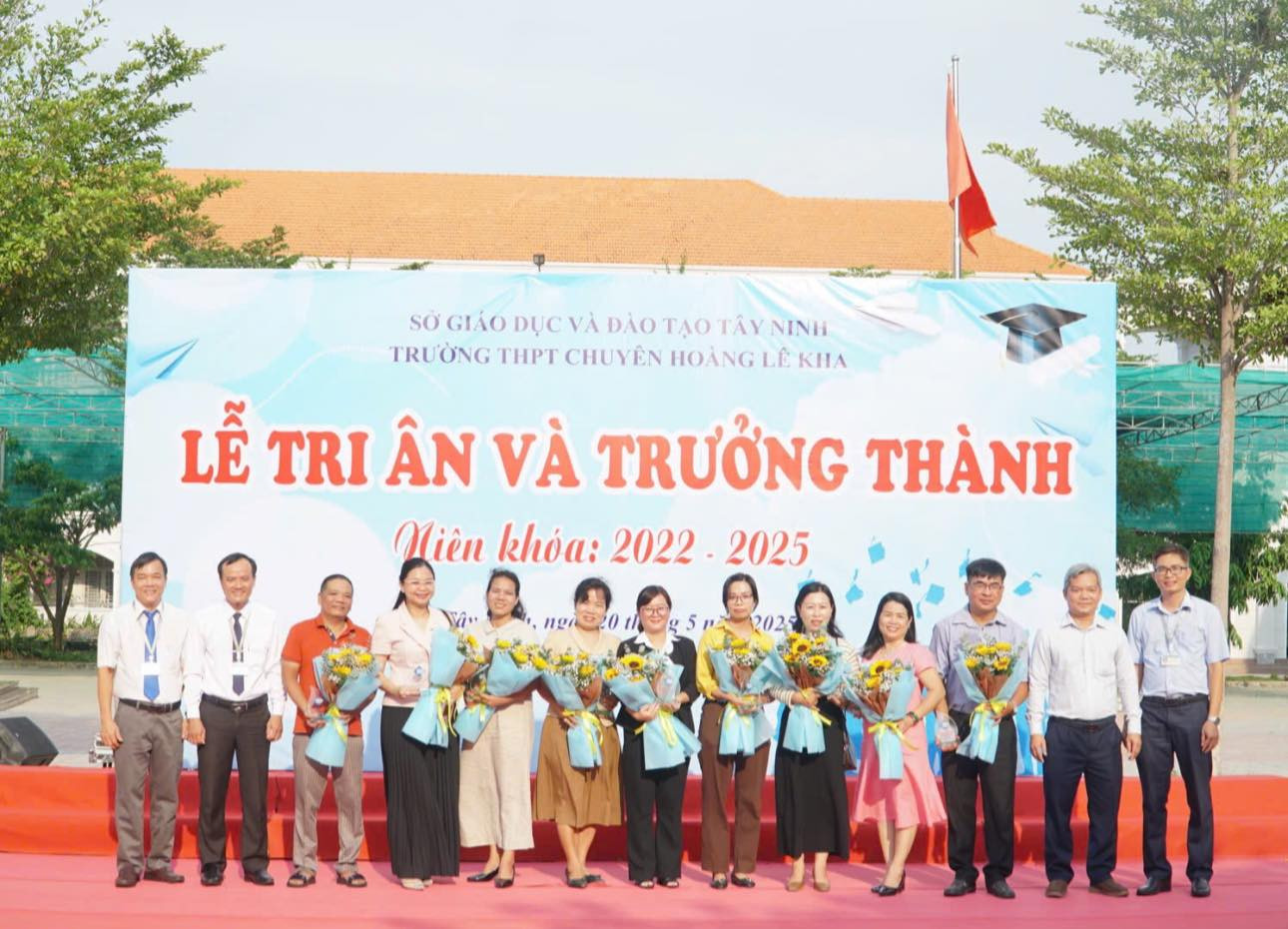 Ảnh: Trường THPT chuyên Hoàng Lê Kha.