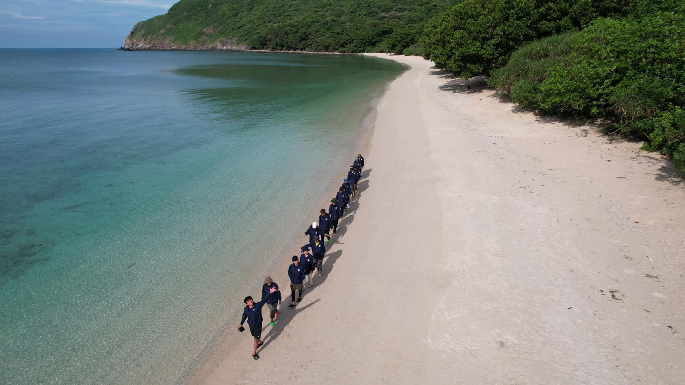 Một chuyến đi tình nguyện thú vị và thử thách. Ảnh: IUCN Vietnam Sea turtle Volunteer.