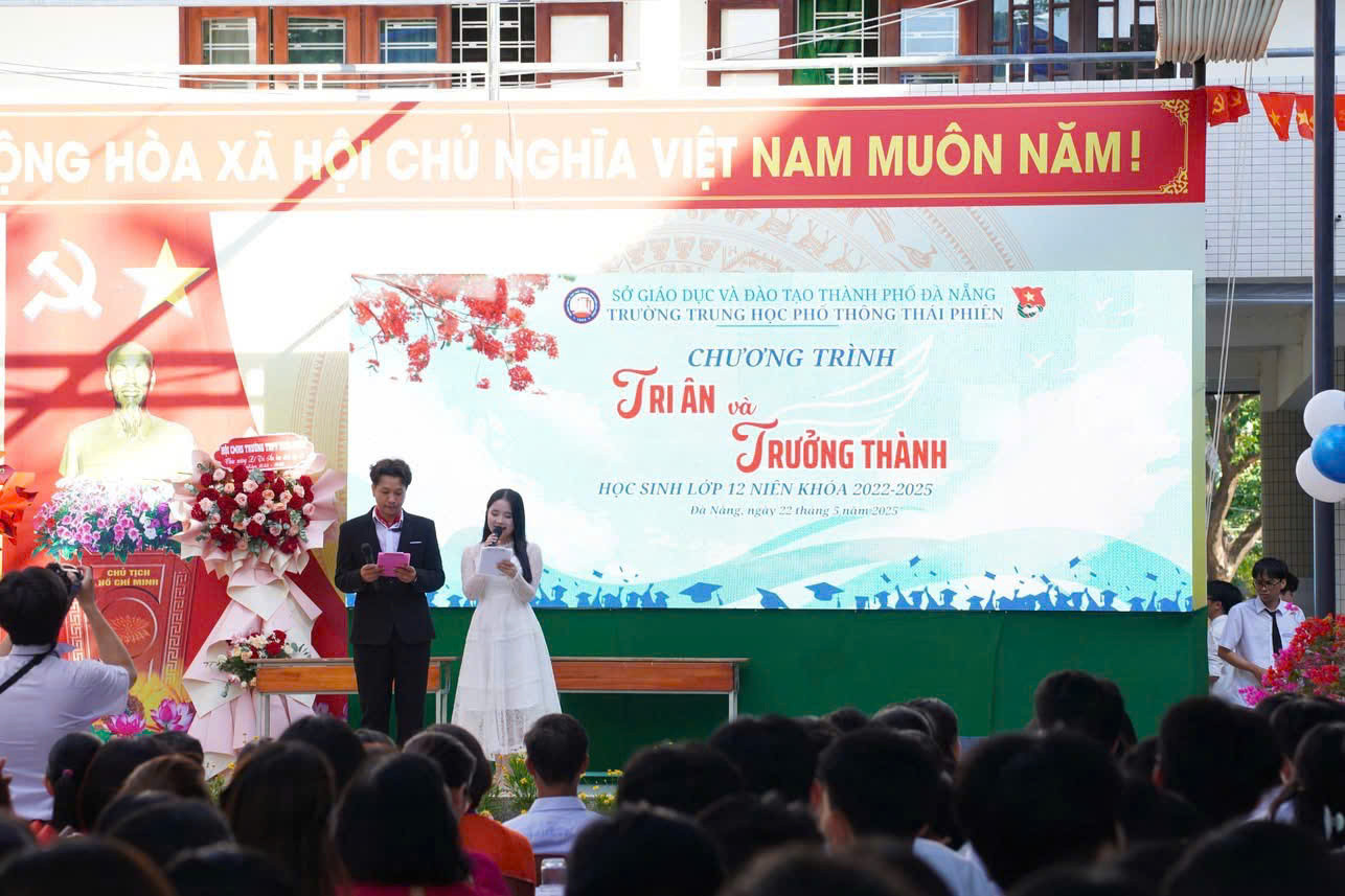 Lễ tri ân và trưởng thành của THPT Thái Phiên được diễn ra vào buổi chiều. Ảnh: Đoàn trường THPT Thái Phiên, Đà Nẵng