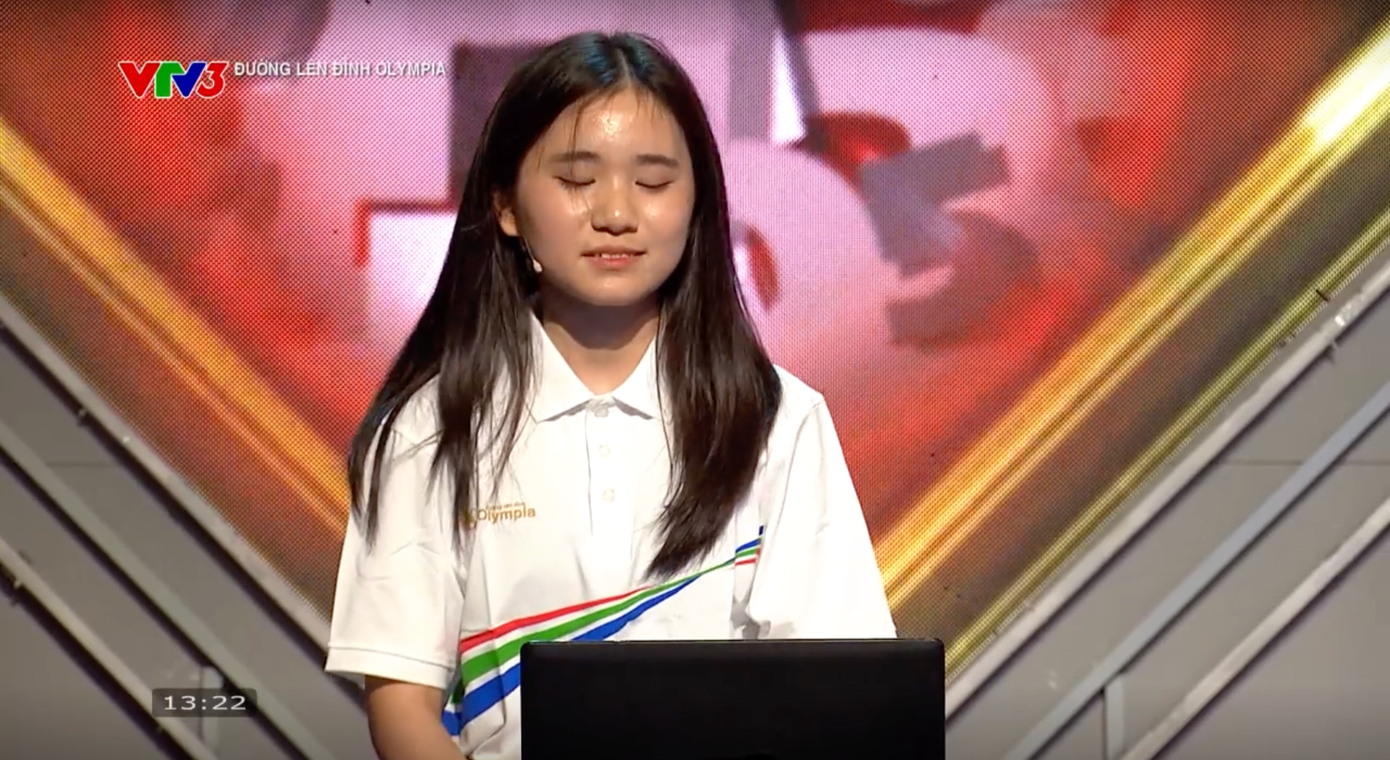 Linh Giang là người bấm chuông sớm nhất trong vòng thi vượt chướng ngại vật. Linh Giang là người bấm chuông sớm nhất trong vòng thi vượt chướng ngại vật.