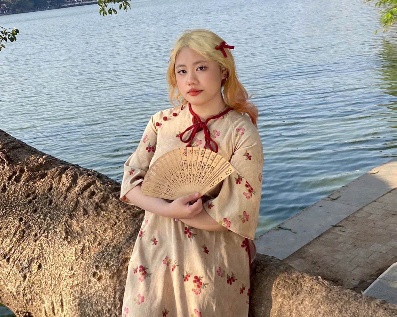 Triệu Huyền Trang từng được 9,6 điểm môn tiếng Anh trong kì thi tuyển sinh vào THPT chuyên Thái Nguyên. Ảnh: NVCC. Triệu Huyền Trang từng được 9,6 điểm môn tiếng Anh trong kì thi tuyển sinh vào THPT chuyên Thái Nguyên. Ảnh: NVCC.