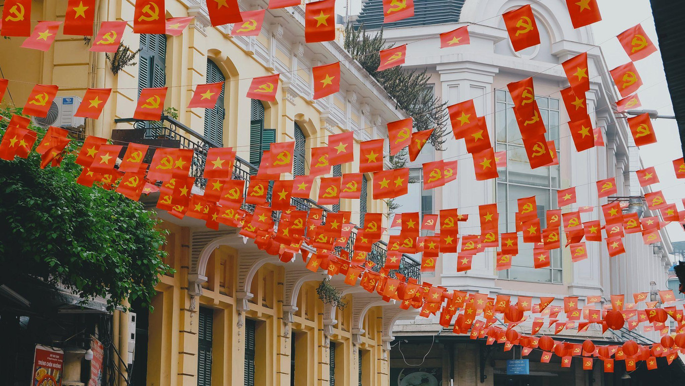 Giữa muôn vàn màu sắc ấy, teen tìm thấy một khoảnh khắc thật đẹp của tháng Tư, của Hà Nội và của chính mình. Ảnh: Check in Vietnam Giữa muôn vàn màu sắc ấy, teen tìm thấy một khoảnh khắc thật đẹp của tháng Tư, của Hà Nội và của chính mình. Ảnh: Check in Vietnam