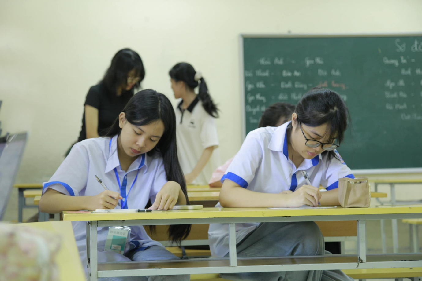 Ảnh minh họa: HG Radio - CLB Phát Thanh THPT Hòn Gai Ảnh minh họa: HG Radio - CLB Phát Thanh THPT Hòn Gai