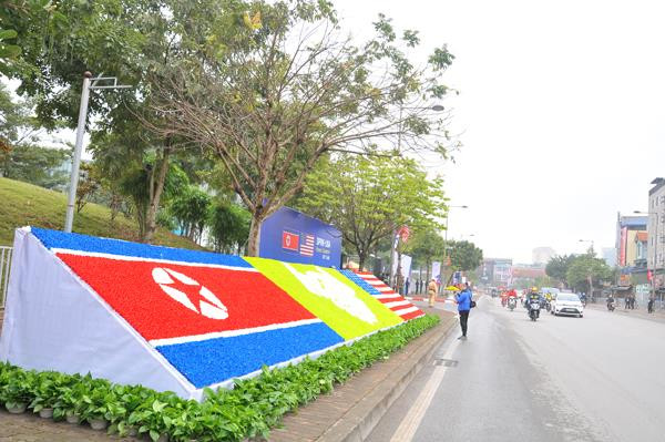 Cảnh sát cơ động thay nhau gác ở Marriot chờ đón ông Trump ảnh 9