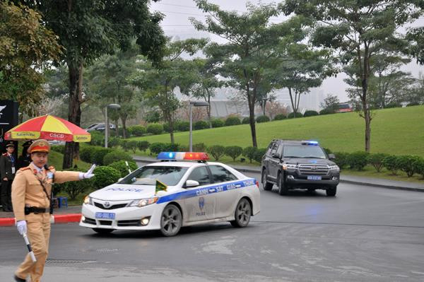 Cảnh sát cơ động thay nhau gác ở Marriot chờ đón ông Trump ảnh 8