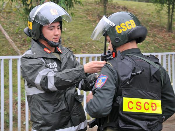 Đoàn xe Tổng thống Mỹ Trump về khách sạn JW Marriott ảnh 44