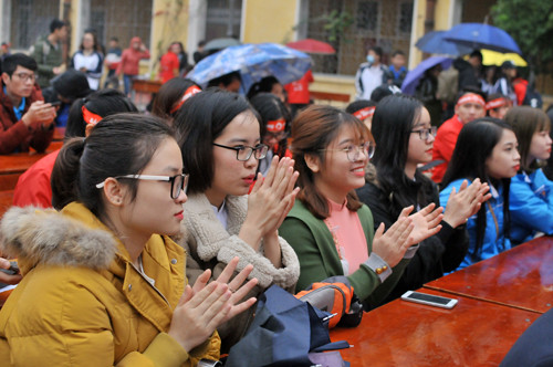 'Hot girl' hiến máu, xua tan băng giá ngày đông lạnh ảnh 6