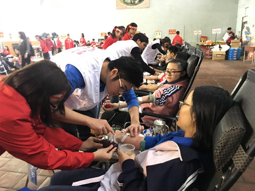 'Hot girl' hiến máu, xua tan băng giá ngày đông lạnh ảnh 14