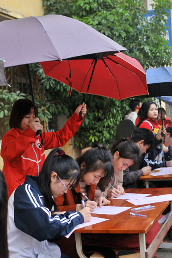 'Hot girl' hiến máu, xua tan băng giá ngày đông lạnh ảnh 3