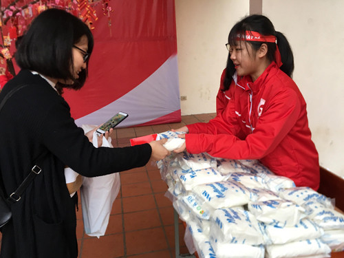 'Hot girl' hiến máu, xua tan băng giá ngày đông lạnh ảnh 19