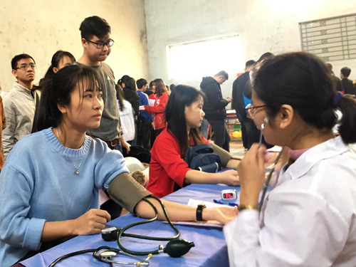 'Hot girl' hiến máu, xua tan băng giá ngày đông lạnh ảnh 10